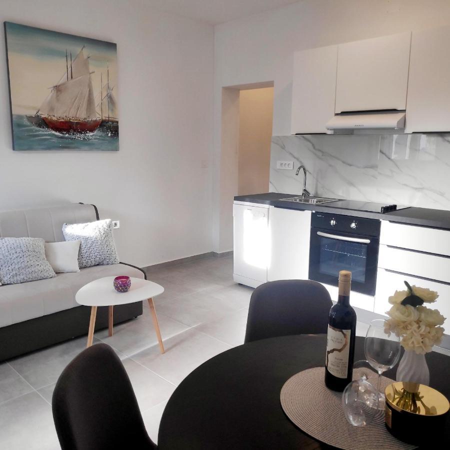 Sea Star Apartments ペシュチャーナ・ウヴァラ エクステリア 写真