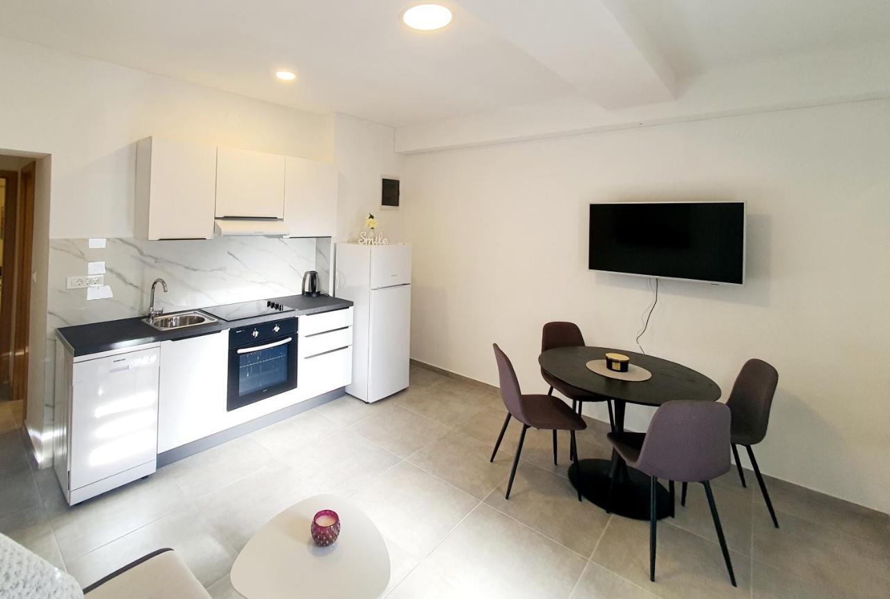 Sea Star Apartments ペシュチャーナ・ウヴァラ エクステリア 写真